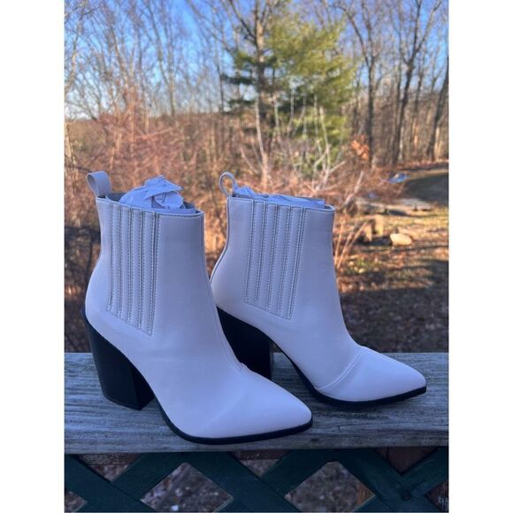 Nasty Gal Off White Pointed Toe Heeled Boots Sz 4 NWB - Picture 2 of 10